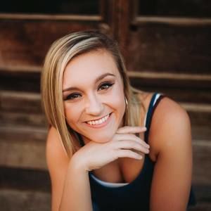 Meet your Posher, Caitlyn